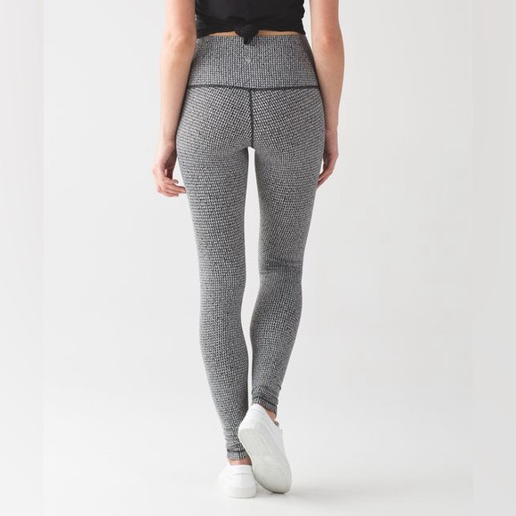 Lululemon Wunder Under Pant in Teeny Tooth White Black - Picture 1 of 3